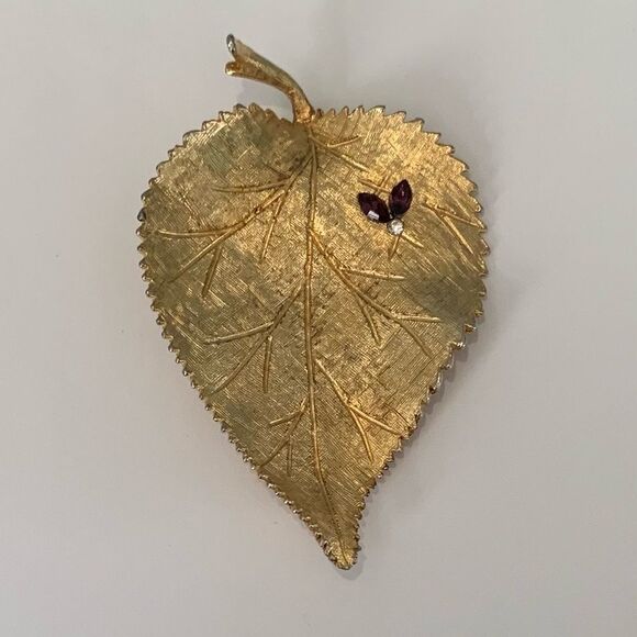Gold Coloured Leaf Brooch -large - Picture 7 of 9